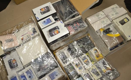 Tablety i telefony komórkowe zabezpieczone przez policję z Chrzanowa