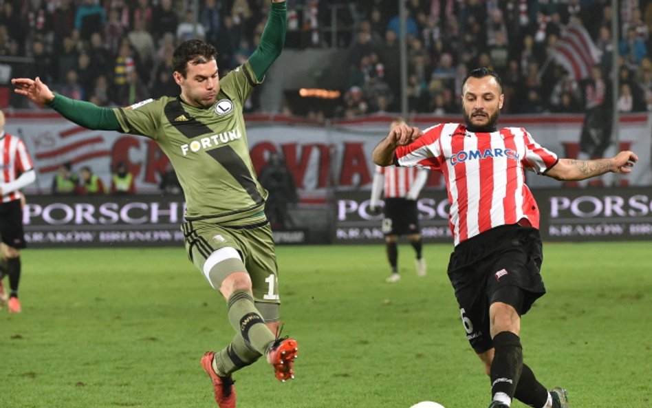 Nemanja Nikolić (Legia) od pięciu meczów nie może zdobyć gola, a mimo to wciąż prowadzi w klasyfikac