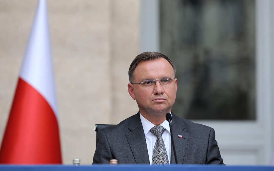 Andrzej Duda na okładce "Mińskiej Prawdy". Jak Hitler