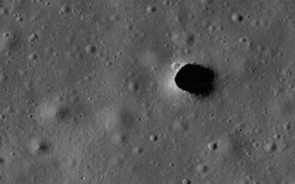 Tajemniczy szyb na Księżycu może skrywać gigantyczną jaskinię. NASA wyśle tam specjalną misję