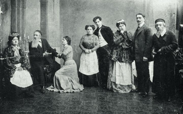Zespół Icchaka Zandenberga, który wynajął mający 1250 miejsc na widowni Teatr Wielki w Łodzi i dawał