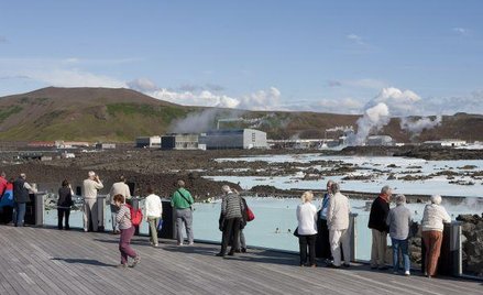 Islandia tnie stopy