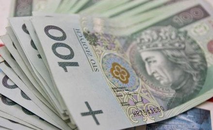 Polacy unikają kredytów, ale oszczędzać nie lubią