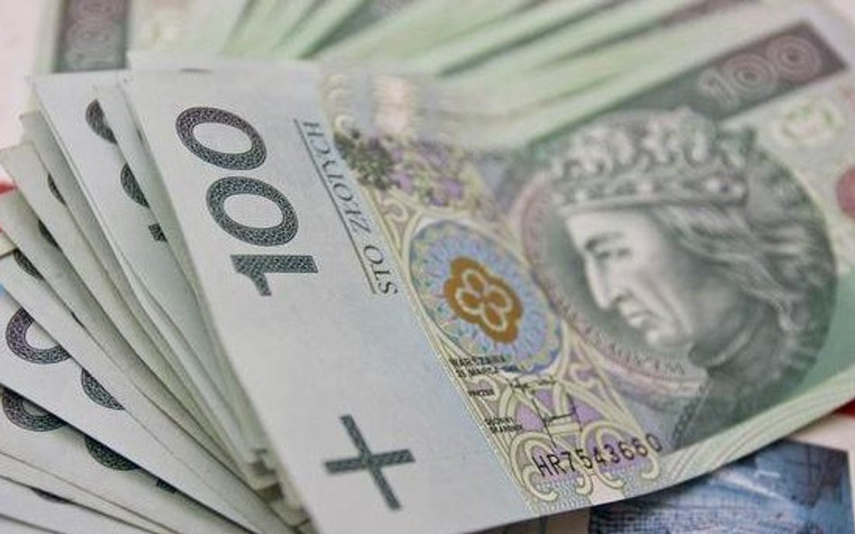 Polacy unikają kredytów, ale oszczędzać nie lubią