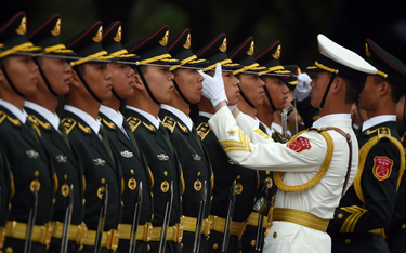 Chińscy żołnierze podczas spotkania z premierem Indii w Wielkiej Hali Ludowej w Pekinie.