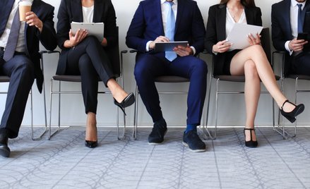 Kwietniowy wzrost liczby ogłoszeń o pracy dostępnych w internecie był w dużej mierze zasługą sezonow