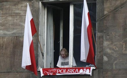 Więcej flag w oknach na 3 maja