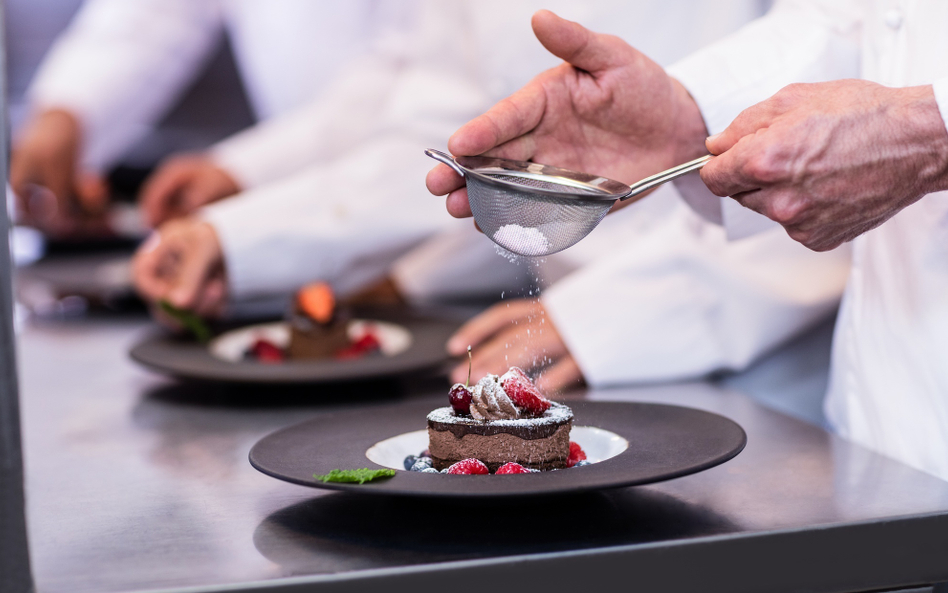 Menu deserowe to złożona i wielowymiarowa kompozycja wszystkich pięciu smaków, a więc kwaśnego, słon