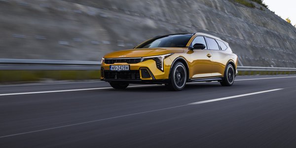 Kia K4 Kombi nie leczy kompleksów, ale przypomina, czym jest zdrowy rozsądek