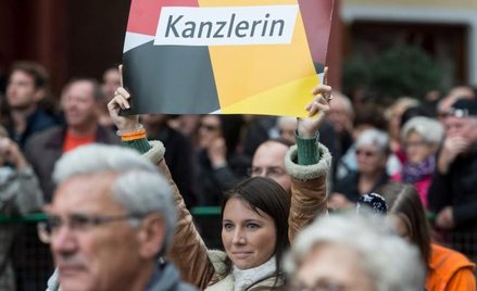 Niemcy przywykli do myśli, że na czele rządu stoi Angela Merkel, Mutti (mateczka): spokojna, łagodna