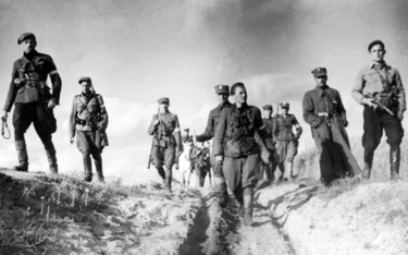Ikoniczne zdjęcie Żołnierzy Wyklętych. Partyzanci z 5. Wileńskiej Brygady AK. Pierwszy z lewej Zygmu