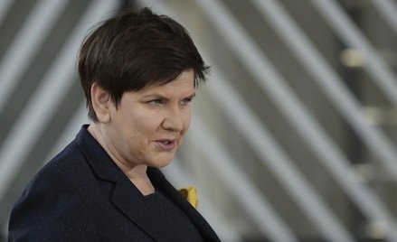 Premier Szydło jedzie do Chin po lotnisko