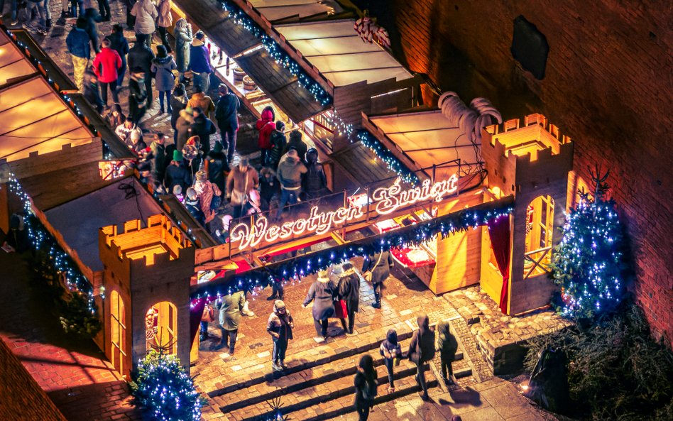 Jarmark świąteczny na międzymurzu każdego roku przyciąga swoją atmosferą