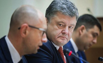 Prezydent Poroszenko (z prawej) i premier Jaceniuk
