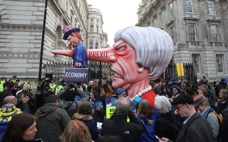 WTO: cła na auta, twardy brexit głównymi zagrożeniami