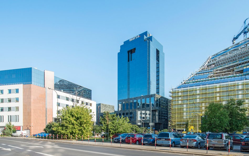 Warta Tower  - 21-piętrowy budynek przy ulicy Chmielnej w Warszawie