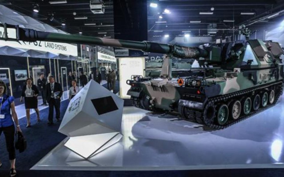 Haubica Krab podczas kieleckiego salonu zadebiutowała z nowym podwoziem