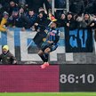 Ademola Lookman z Atalanty Bergamo cieszy się w czasie meczu z Milanem