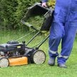 Hałas kosiarki i zielone odpady mogą być podstawą do mandatu karnego lub grzywny
