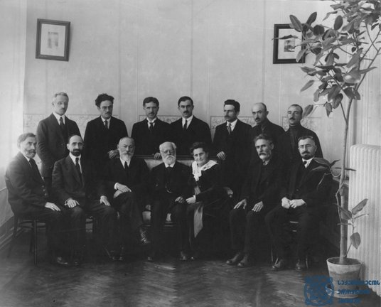 Karl Kautsky – niemiecko-austriacki działacz robotniczy, krytyk Lenina – z wizytą u gruzińskich socj