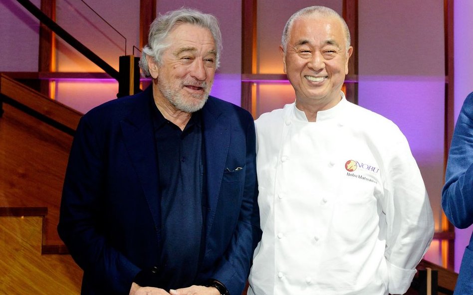 Robert De Niro i Nobu Matsuhisa w restauracji Nobu w Newport Beach, USA