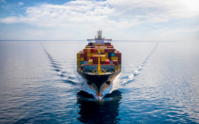 Światowy handel bazuje głównie na transporcie morskim.