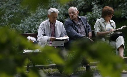 Emeryci dorobią nieco mniej