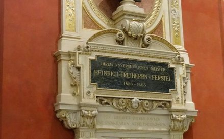 Popiersie Heinricha von Ferstla, architekta uniwersyteckiego budynku przy Ringu