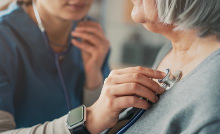 Badanie hiszpańskich naukowców ujawniło odmienną dynamikę starzenia się u kobiet i mężczyzn