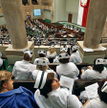 Pielęgniarki ze związków zawodowych przyszły wczoraj do Sejmu. Obawiają się, że przekształcenia szpi