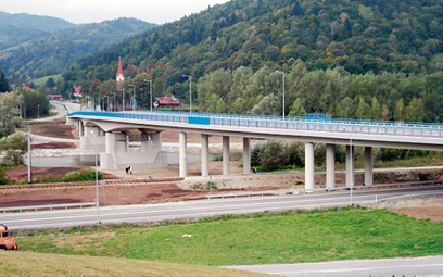 Największą ukończoną inwestycją była rozbudowa drogi krajowej nr 87 na odcinku Piwniczna – granica p