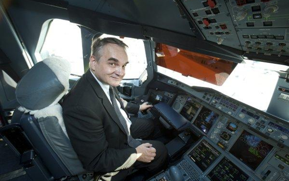 Waldemar Pawlak, minister gospodarki za sterami Airbusa A 380 superjumbo