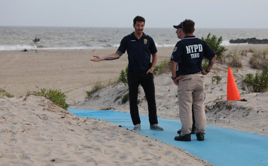 Plaża Rockaway Beach w Queens po ataku rekina