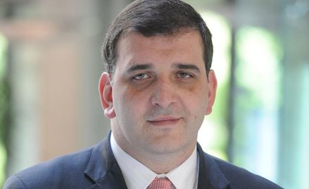 Wiceminister skarbu Rafał Baniak ocenia, że możliwe jest wezwanie na spółki z sektora chemicznego. f