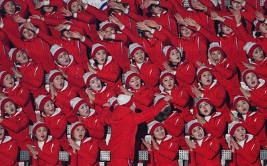 Cheerleaderki z Korei Północnej dopingują sportowców