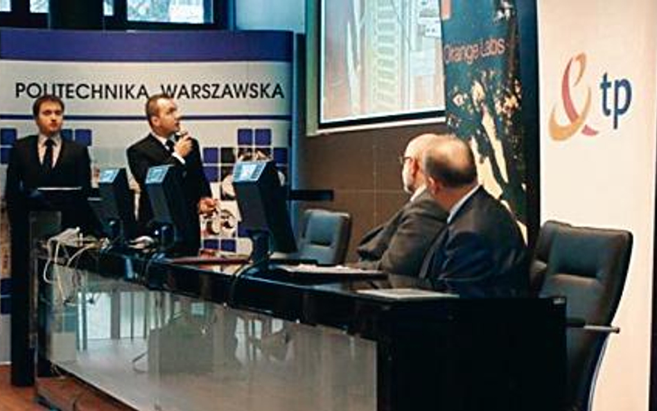 Przykładem współpracy nauki z biznesem jest Miasteczko Testowe TP na Politechnice Warszawskiej