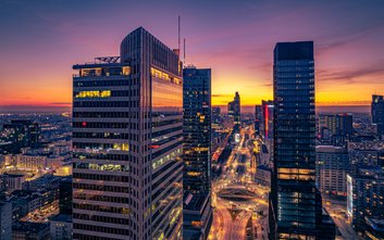 W Warszawie w końcu grudnia 2025 r. w rejestrze REGON zarejestrowanych było 598951 przedsiębiorstw.