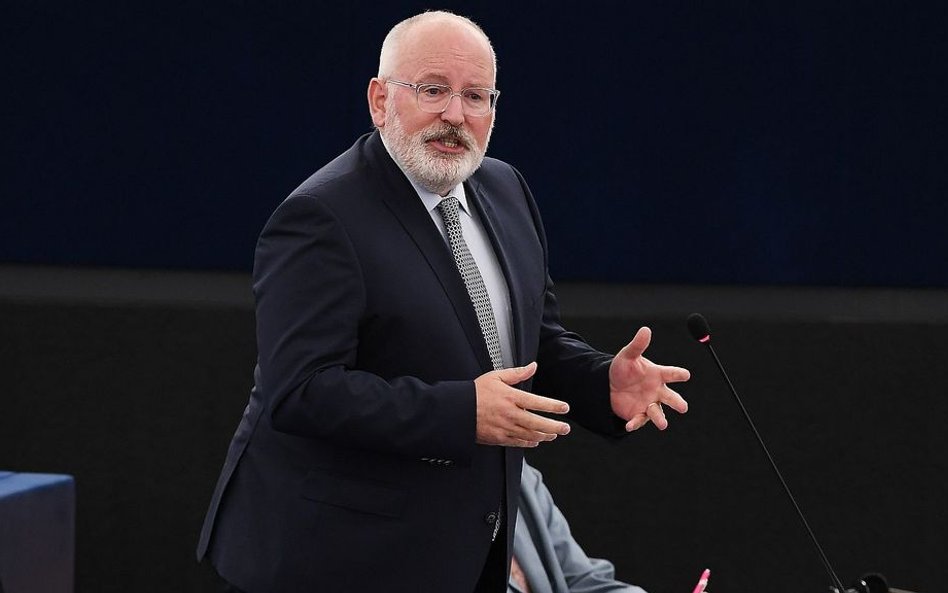 Timmermans: Rząd musi rozwiązać kwestię sędziów Sądu Najwyższego przed 3 lipca