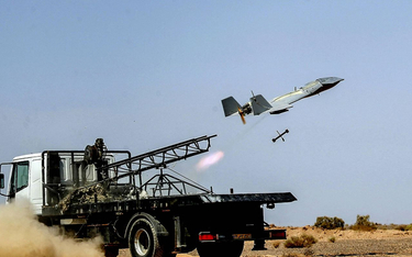 Ćwiczenia irańskiej armii z dronami Shahed