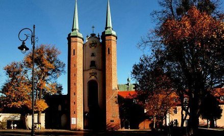 Policja szuka sprawców włamania do plebanii przy Archikatedrze Oliwskiej w Gdańsku.