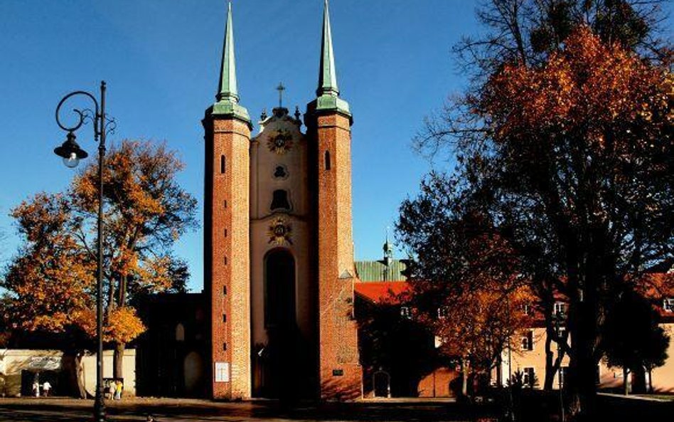 Policja szuka sprawców włamania do plebanii przy Archikatedrze Oliwskiej w Gdańsku.