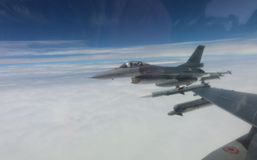 Resort obrony Tajwanu opublikował zdjęcia uzbrojonych w rakiety myśliwców F-16 nad wyspą