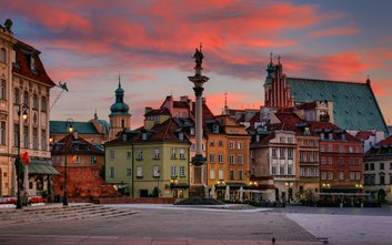 Na spacer z przewodnikiem można wybrać się m.in. na warszawską Starówkę