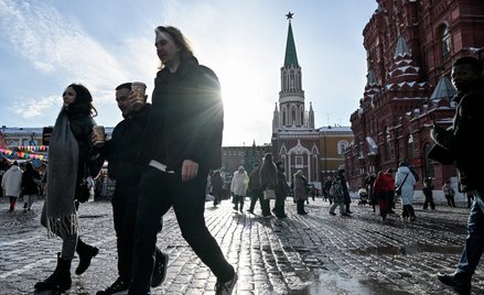 Wojna z Ukrainą dosyć długo nie uderzała w standard życia zwykłych Rosjan. Dla niektórych z nich sta