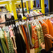 Bruksela walczy z „szybką modą” i chce zakazać spalania niesprzedanych ubrań