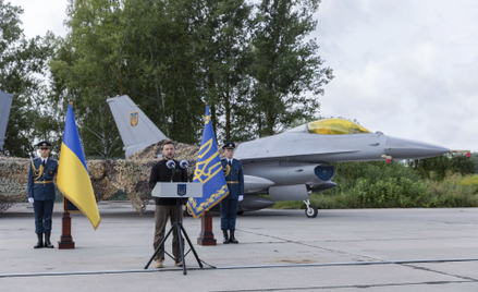 Wołodymyr Zełenski wystąpił mając za plecami dwa myśliwce F-16