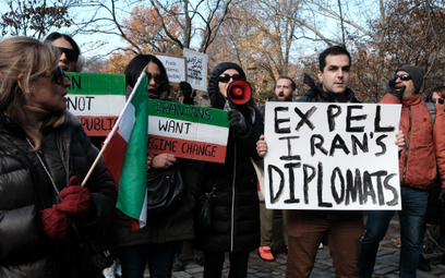 Demonstranci przed domem irańskiego dyplomaty w Nowym Jorku