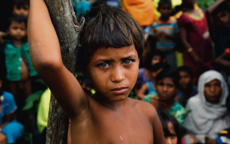 4. Dziecko uchodźców z ludu Rohingya w obozie w Bangladeszu.