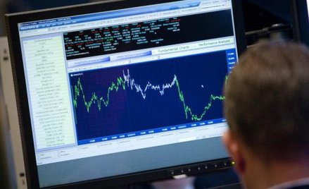 Nadmiar oszczędności w jednych krajach i niedobór w innych to problem.