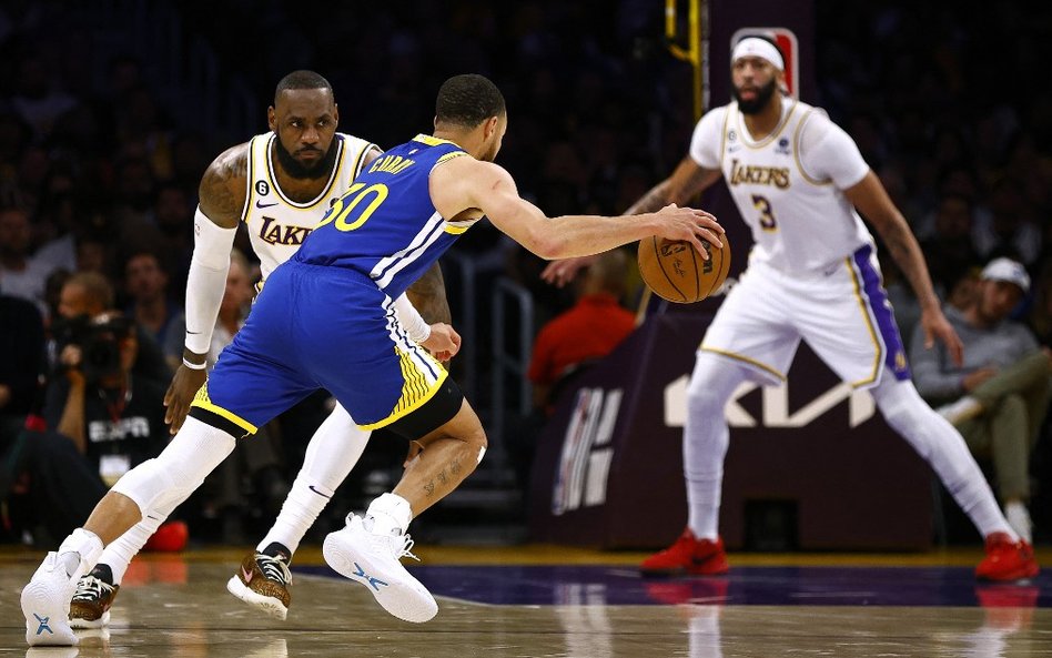 W rywalizacji Los Angeles Lakers z Golden State Warriors drużyna LeBrona Jamesa prowadzi 2:1